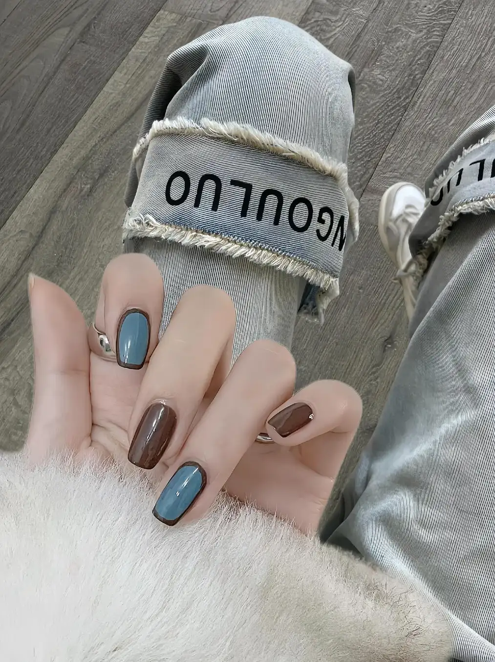 Luxurious, classy fall nail design